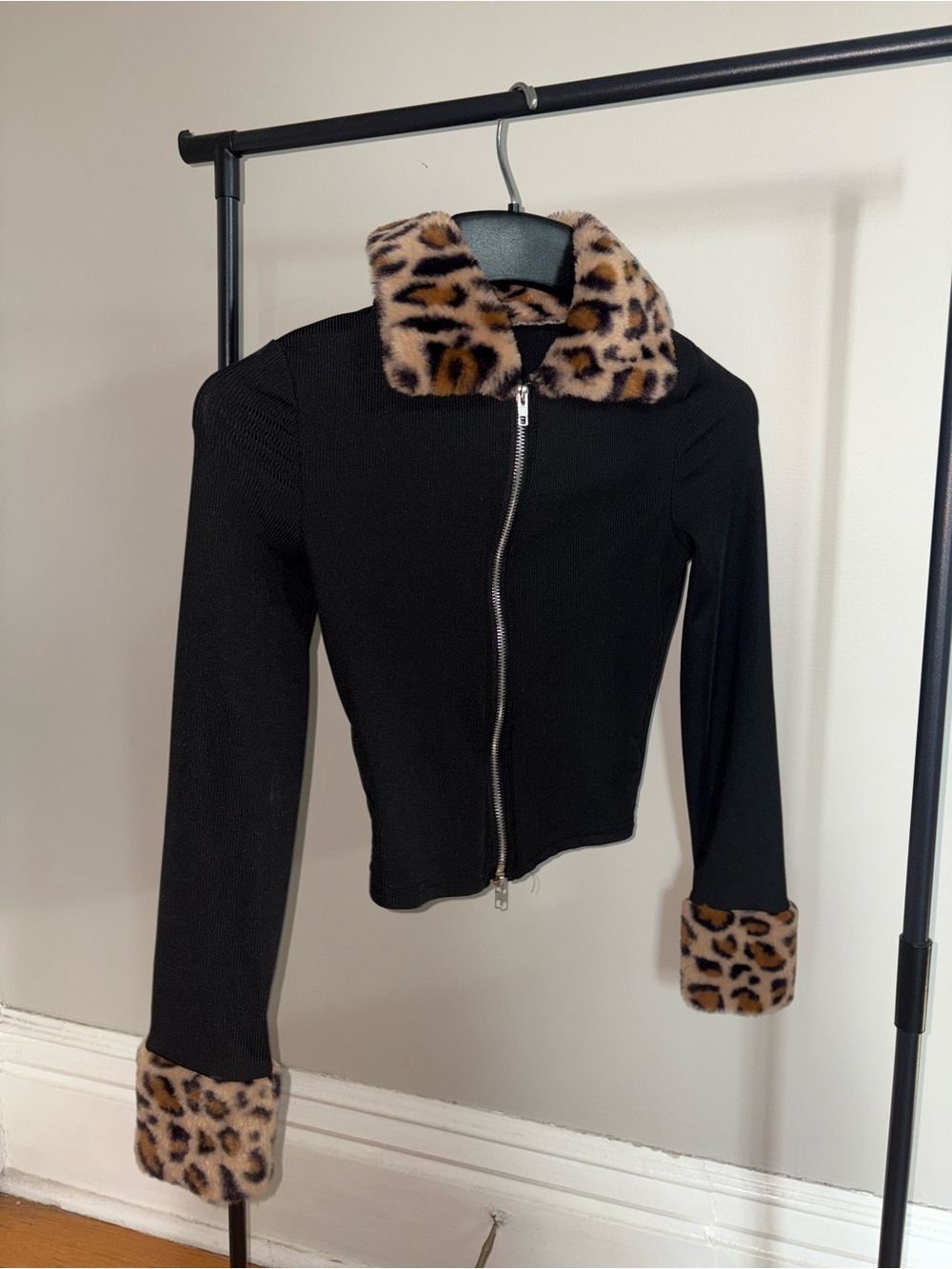SHEIN Black Zip-Up Top with Leopard Faux-Fur Trim